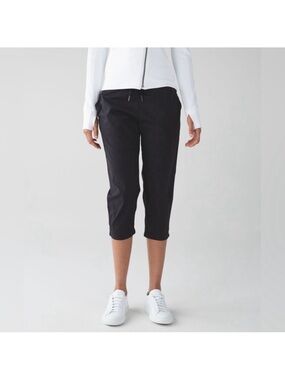 Lululemon Studio Crop II size 4